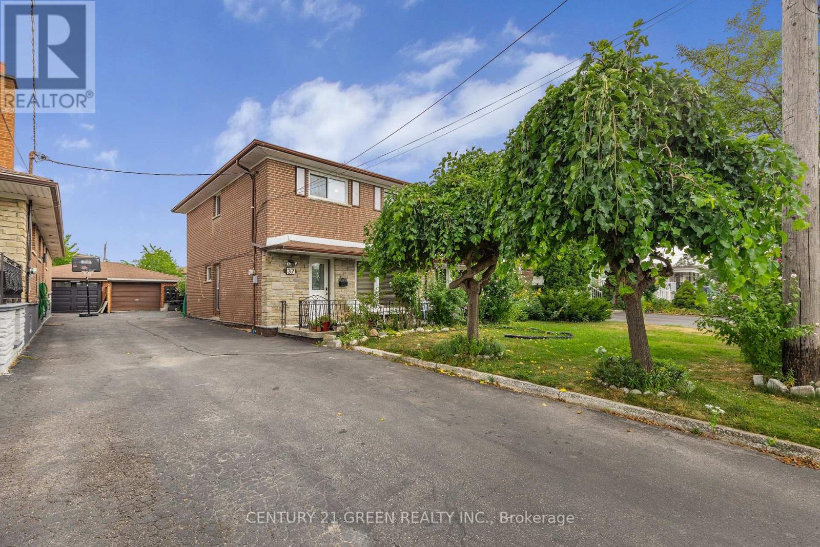 Property at 37 RUBYDALE GARDENS image 2