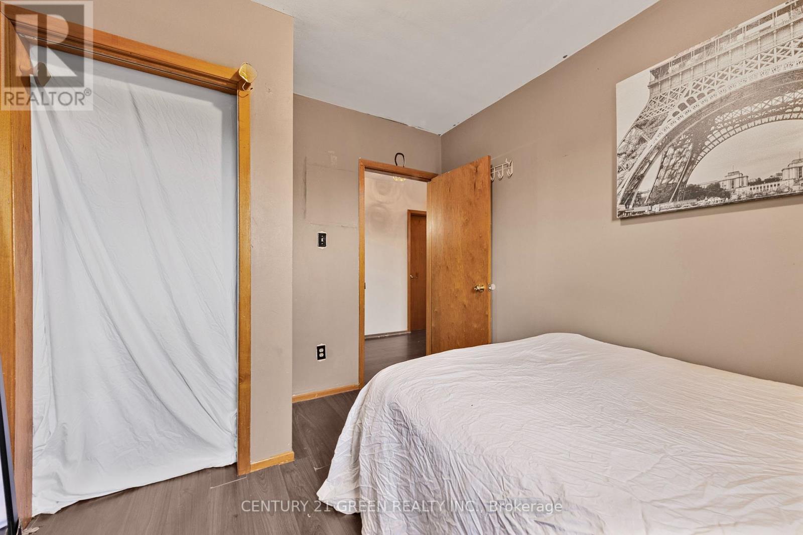 37 Rubydale Gardens, Toronto (Humber Summit), Ontario  M9L 1B8 - Photo 21 - W12351600
