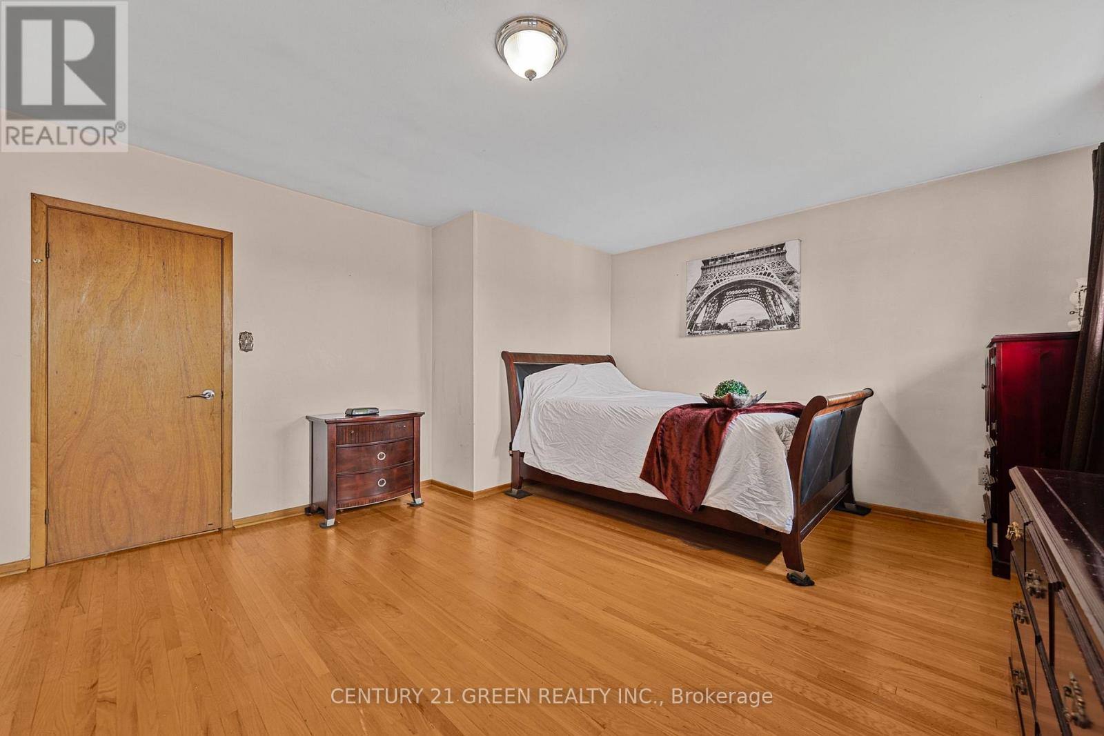 37 Rubydale Gardens, Toronto (Humber Summit), Ontario  M9L 1B8 - Photo 22 - W12351600