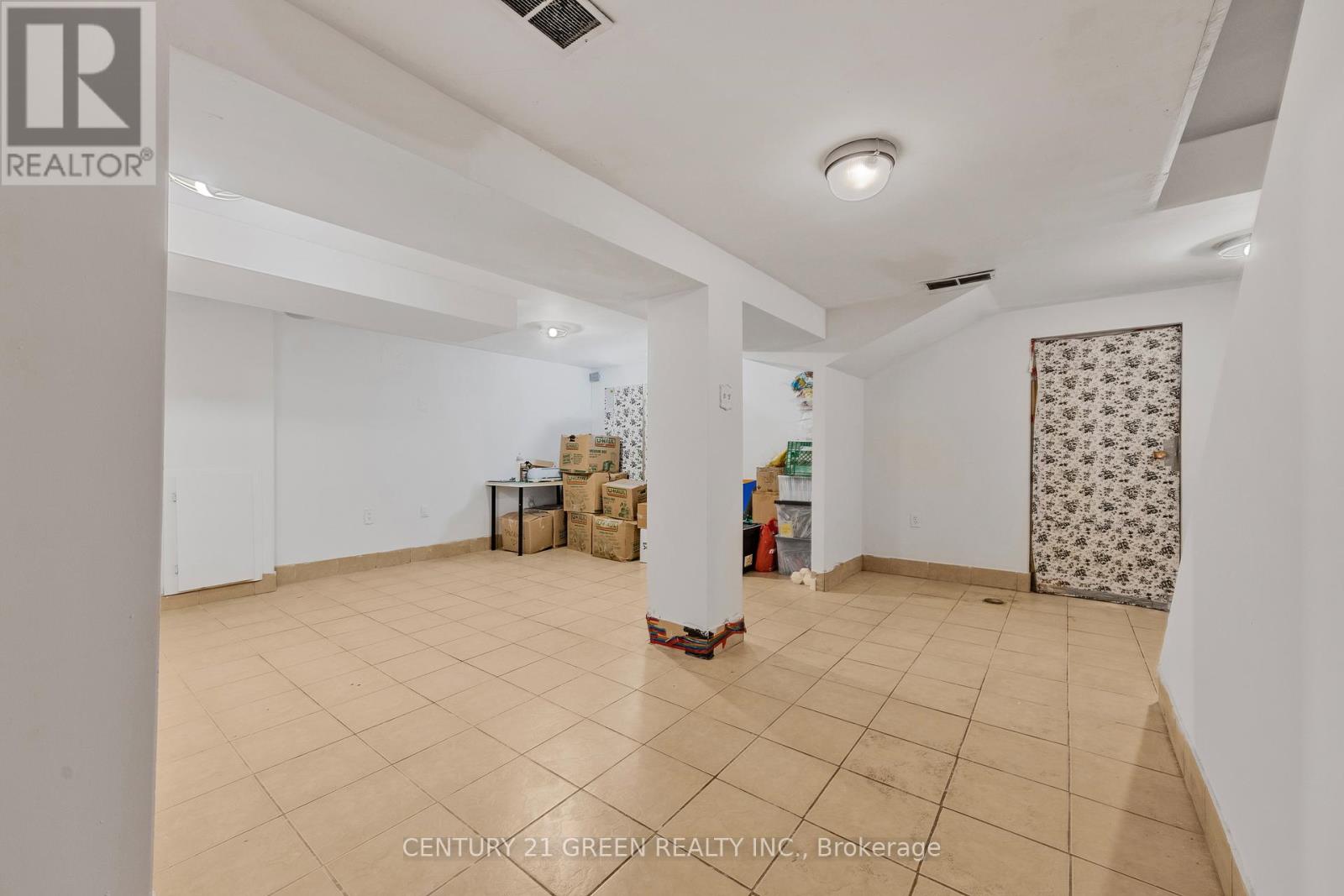 37 Rubydale Gardens, Toronto (Humber Summit), Ontario  M9L 1B8 - Photo 26 - W12351600