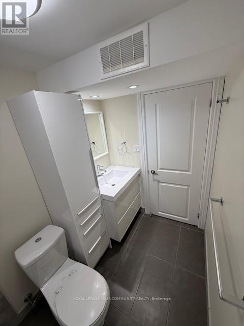 10 Fallingdale Crescent, Toronto, Ontario  M3J 1C3 - Photo 10 - W12351608