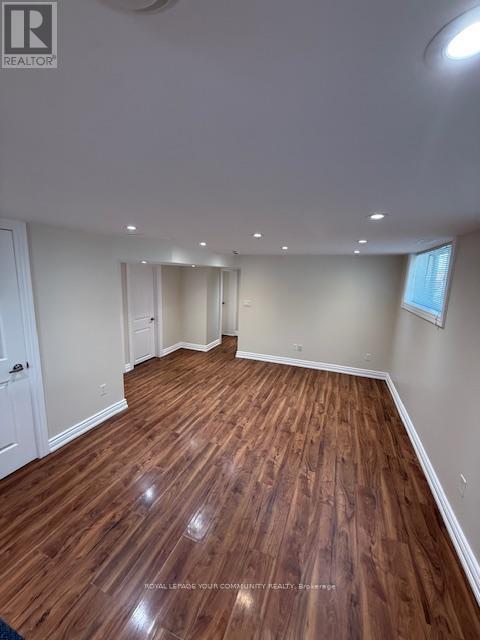 10 Fallingdale Crescent, Toronto, Ontario  M3J 1C3 - Photo 3 - W12351608