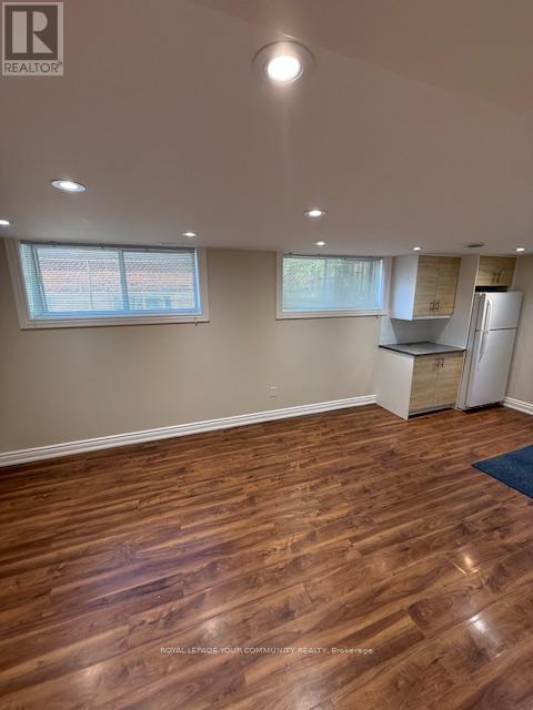 10 Fallingdale Crescent, Toronto, Ontario  M3J 1C3 - Photo 8 - W12351608