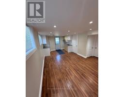 10 FALLINGDALE CRESCENT, Toronto, Ontario