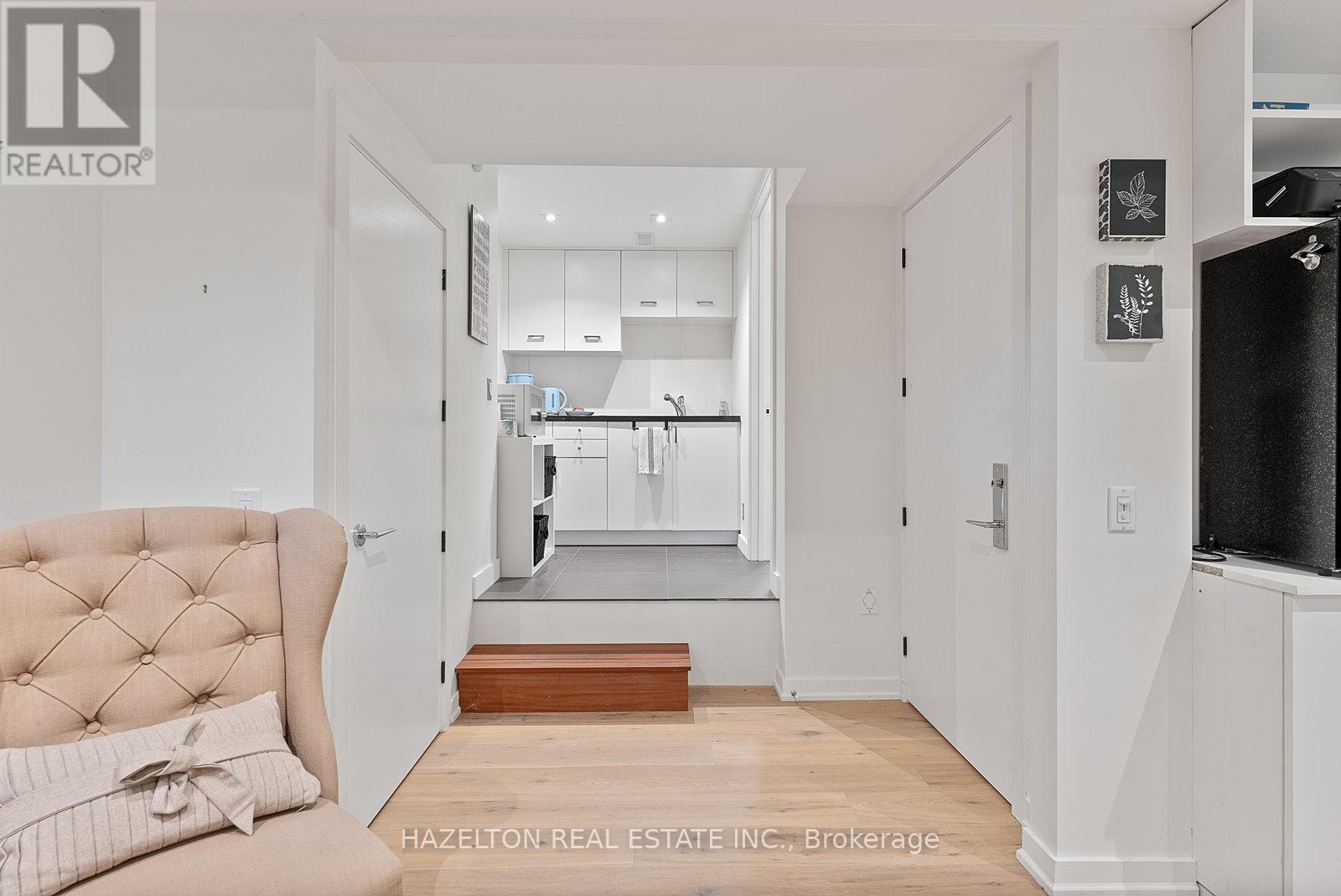 32 Regal Road, Toronto, Ontario  M6H 2J7 - Photo 49 - W12351591