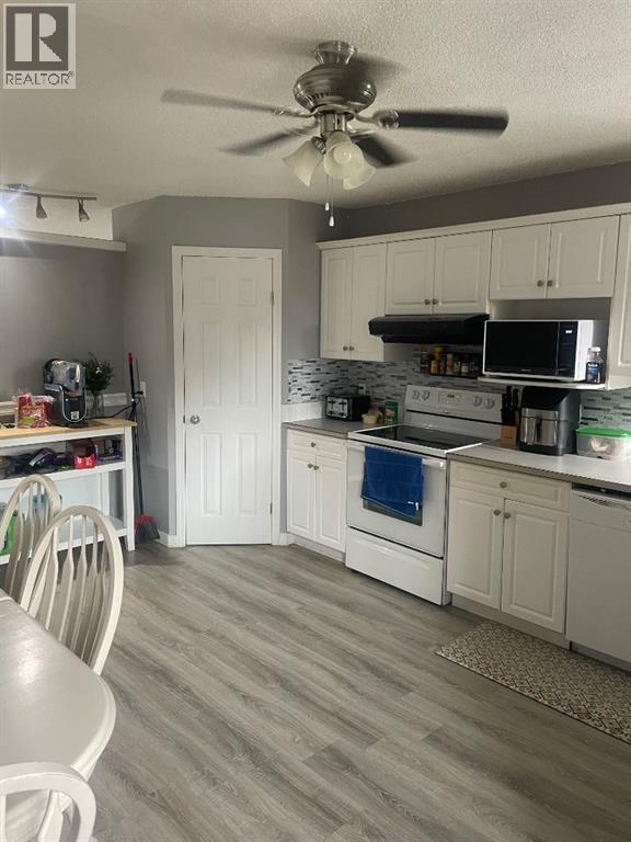 Property at 8879 108 Avenue image 4