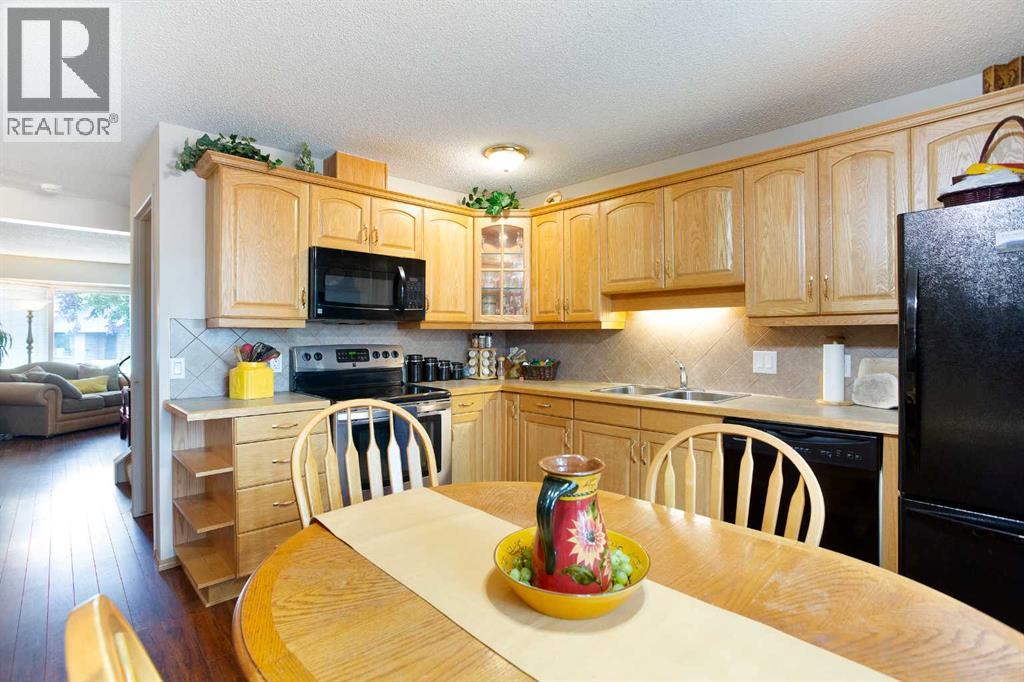 Property at 119 Whiteridge Place NE image 5