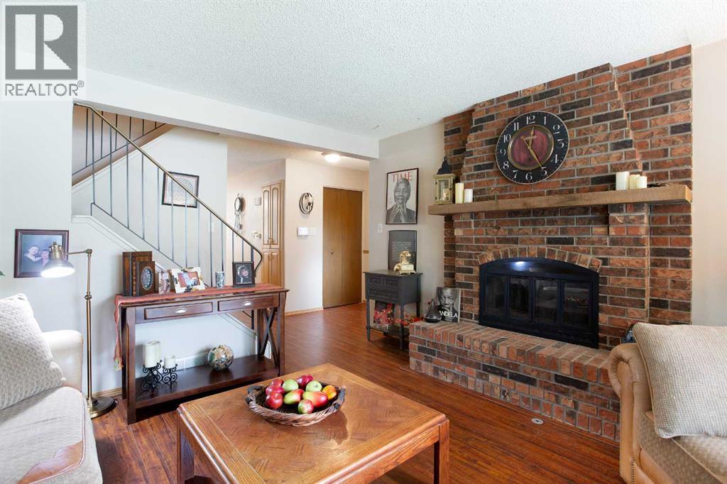 Property at 119 Whiteridge Place NE image 4