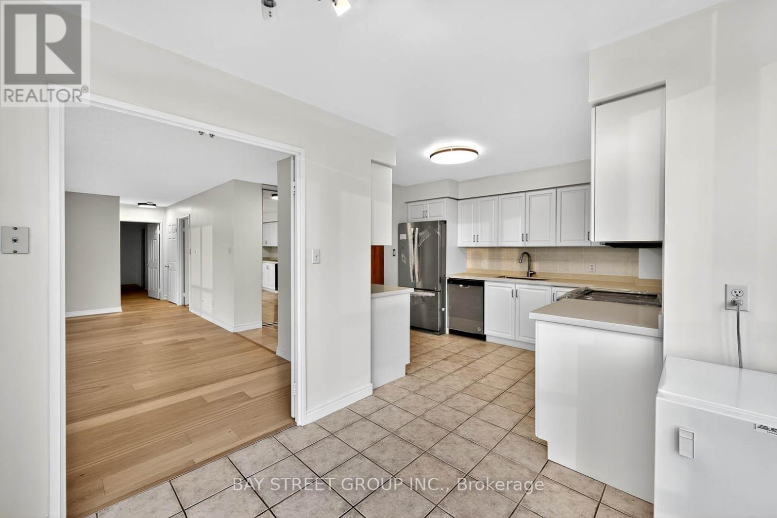 2907 - 156 Enfield Place, Mississauga, Ontario  L5B 4L8 - Photo 15 - W12351626