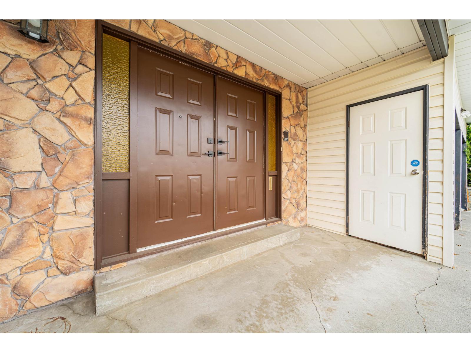 Property at 2071 EMERSON STREET image 2