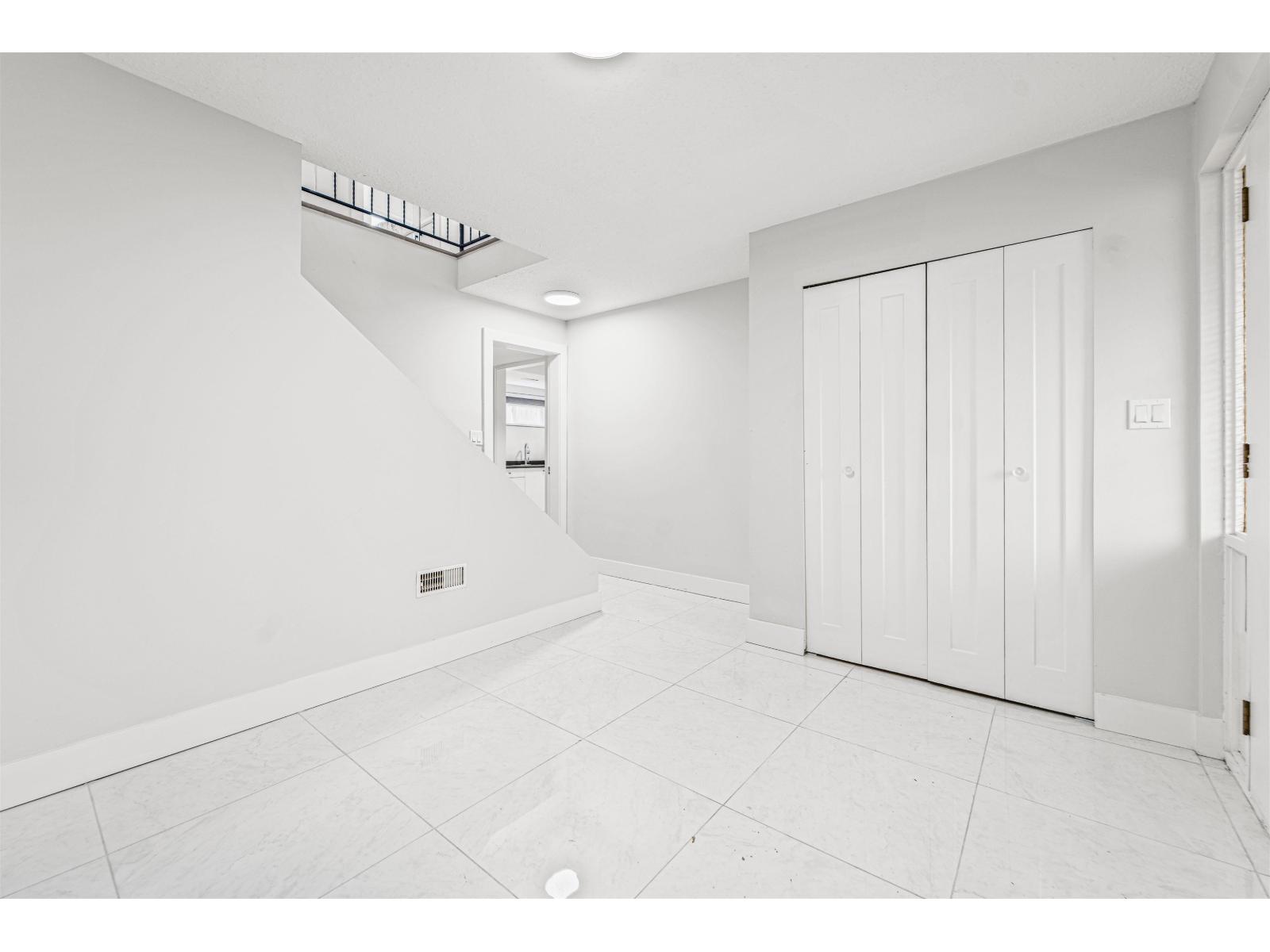 Property at 2071 EMERSON STREET image 3