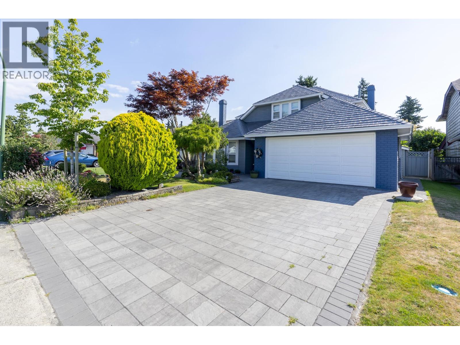 Property at 4652 55A STREET image 2