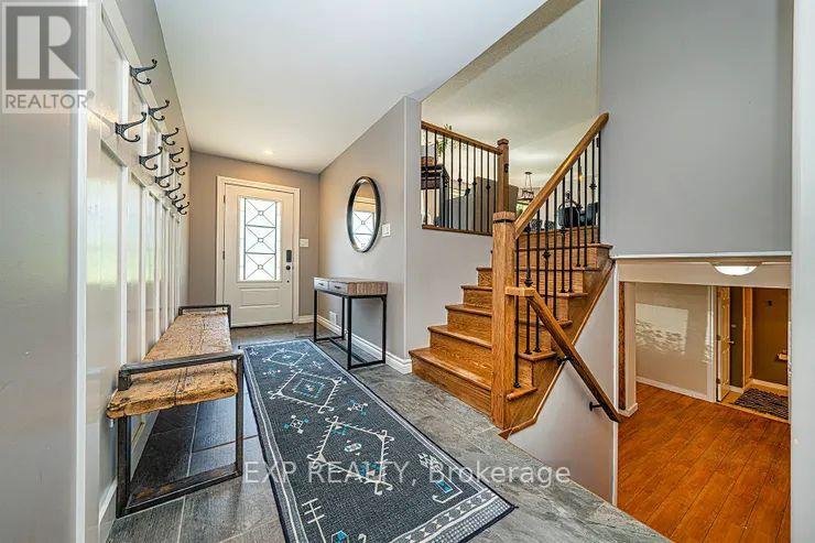 58 Sandra Drive, Georgina, Ontario  L0E 1R0 - Photo 6 - N12351671