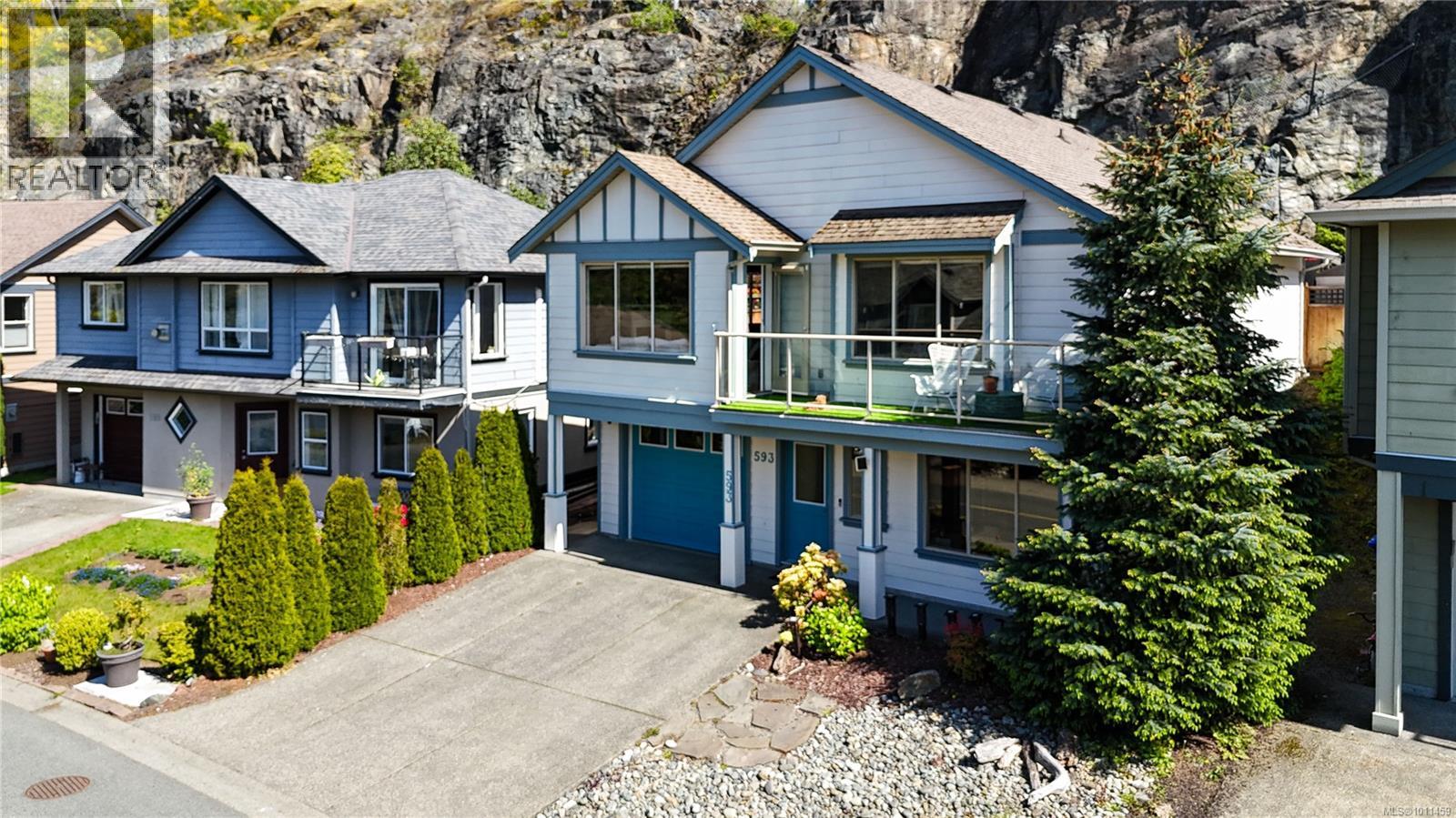 Property at 593 Kingsview Ridge image 2