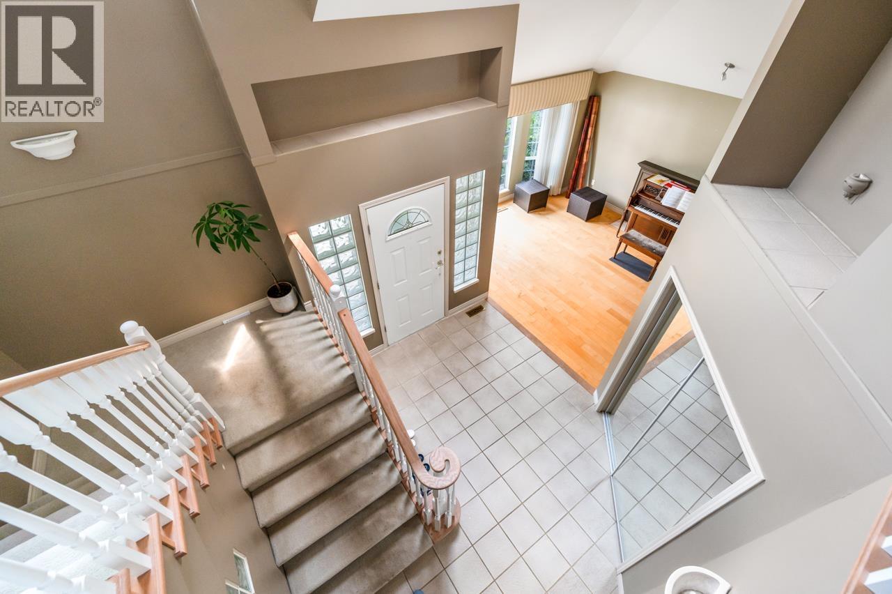 35 Wildwood Drive, Port Moody, British Columbia  V3H 4M5 - Photo 3 - R3037895