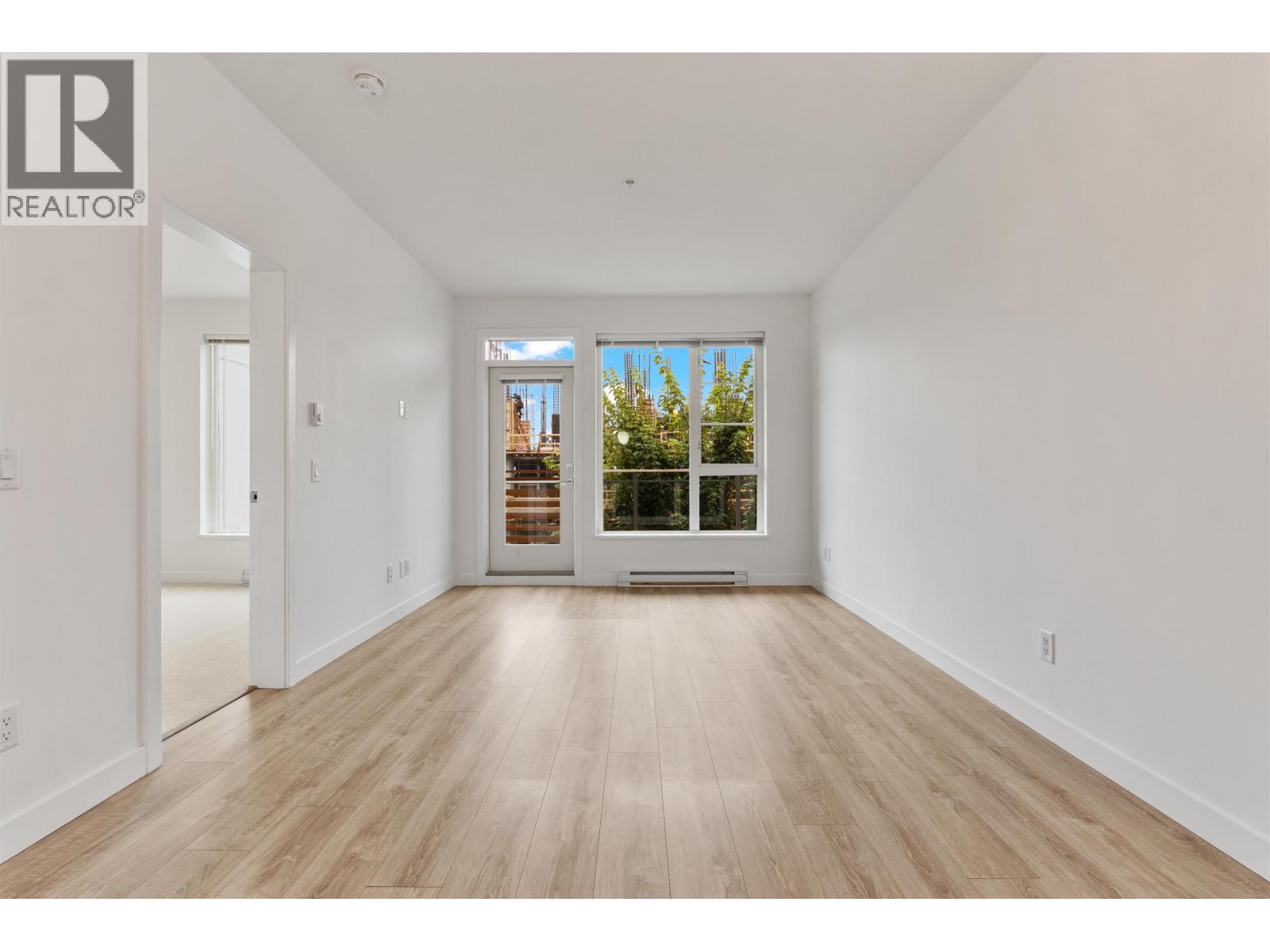 308 516 Foster Avenue, Coquitlam, British Columbia V3J 0H8 - Photo 2 - R3038360