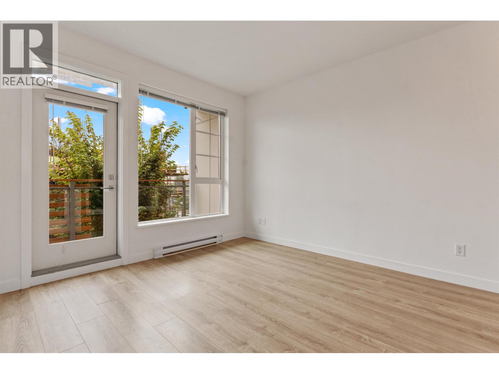 308 516 Foster Avenue, Coquitlam, British Columbia V3J 0H8 - Photo 4 - R3038360