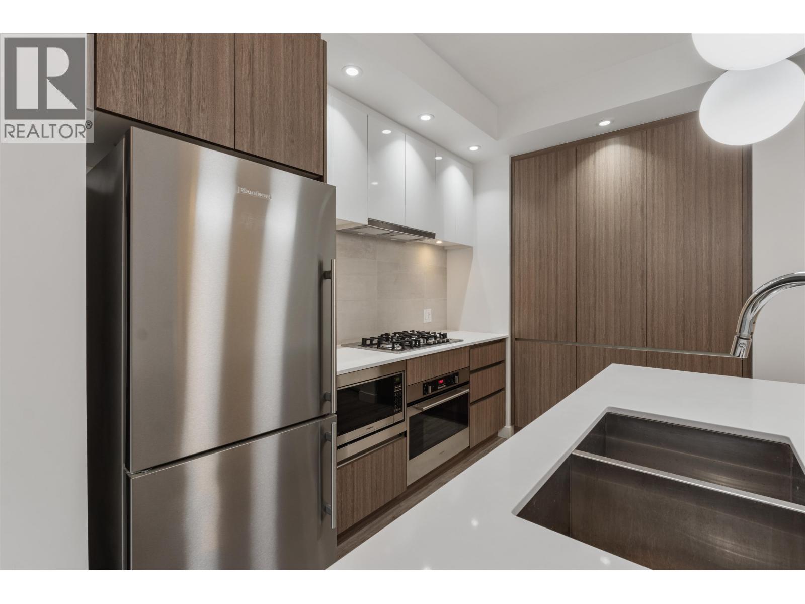 308 516 Foster Avenue, Coquitlam, British Columbia V3J 0H8 - Photo 8 - R3038360