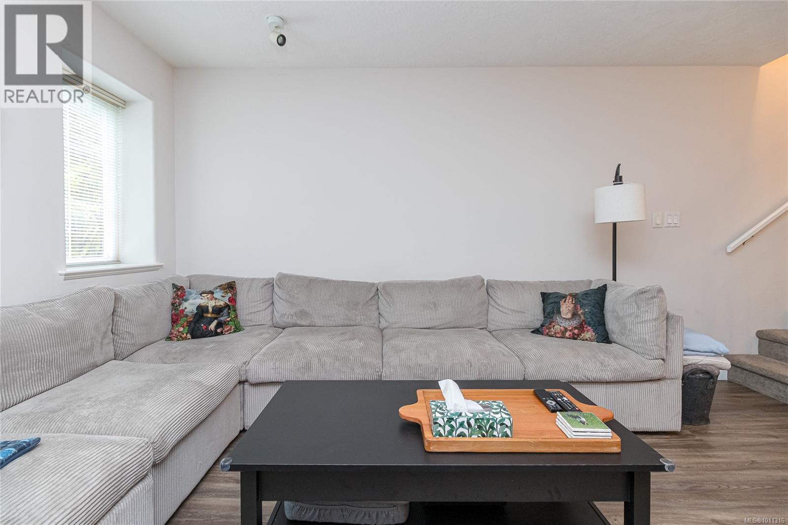 Property at 13 1043 Caledonia Ave image 4