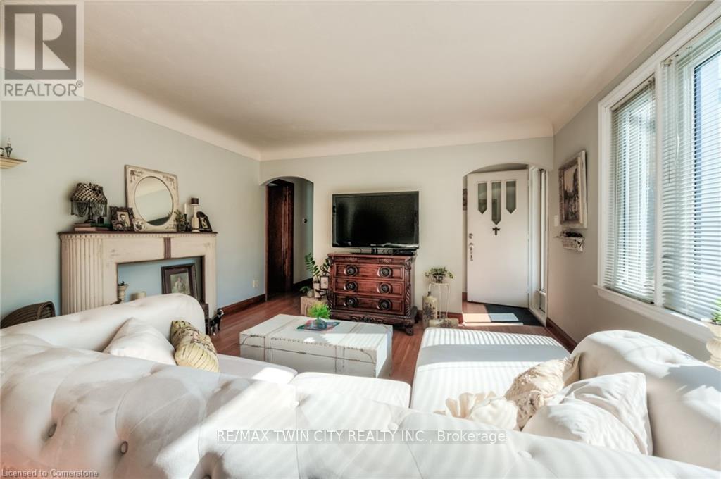 Main - 29 Scrimger Avenue, Cambridge, Ontario  N1R 4V7 - Photo 3 - X12351714