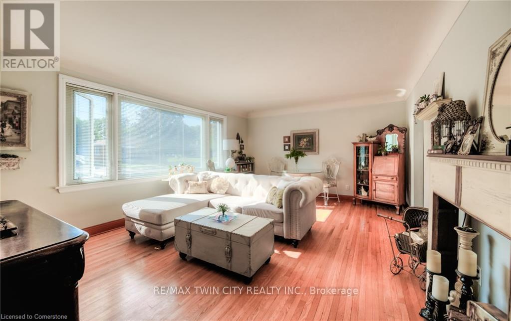 Main - 29 Scrimger Avenue, Cambridge, Ontario  N1R 4V7 - Photo 5 - X12351714