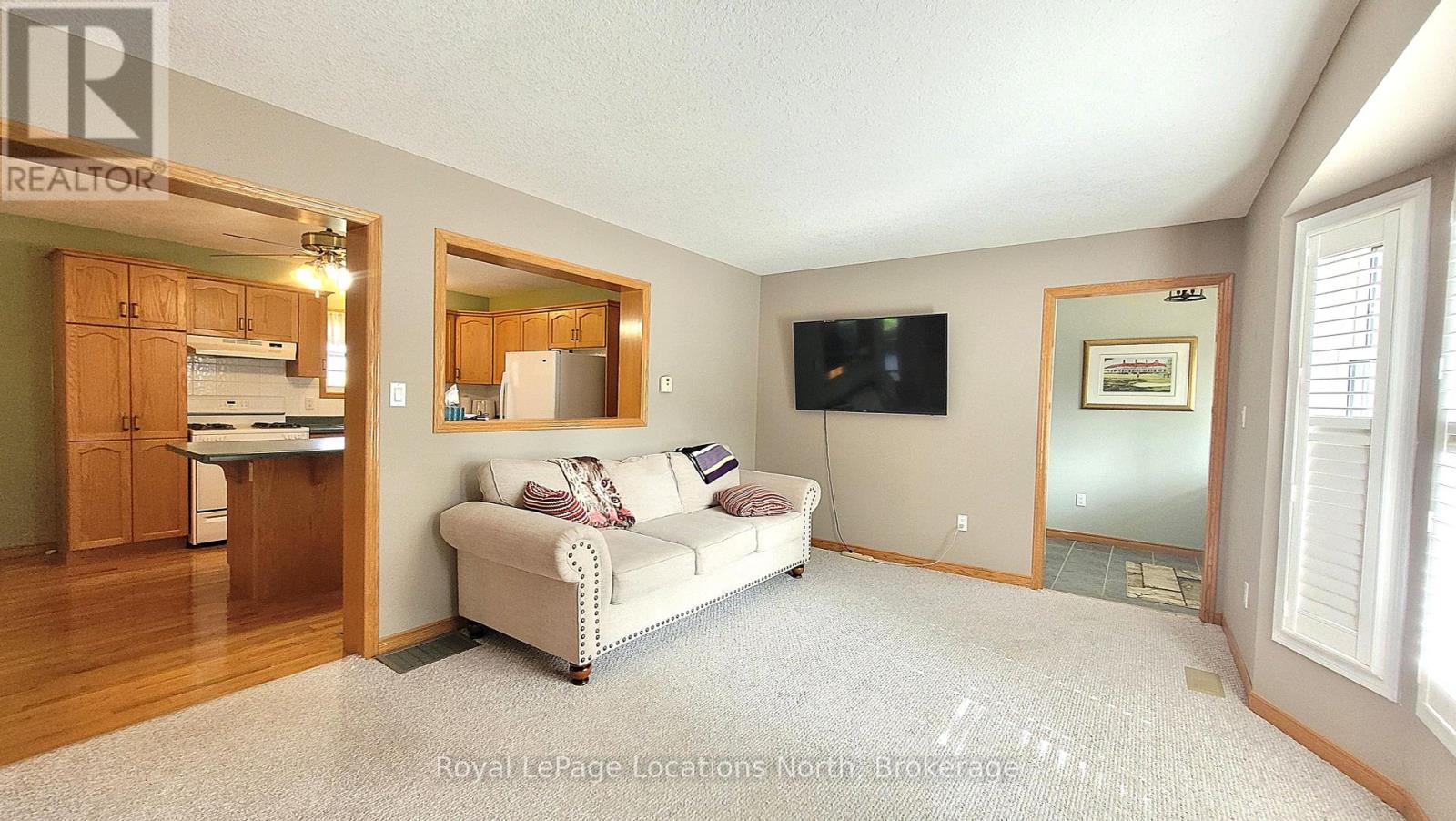 34 Topaz Street, Wasaga Beach, Ontario  L9Z 1X7 - Photo 7 - S12250880
