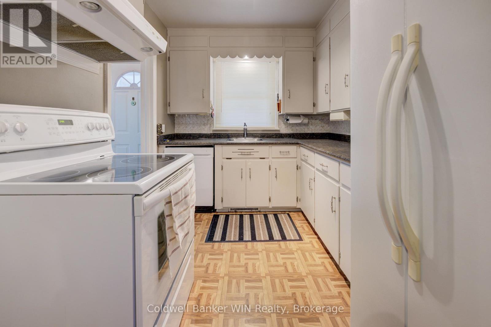 724 Waterloo Street, Wellington North, Ontario N0G 2L3 - Photo 12 - X12351760