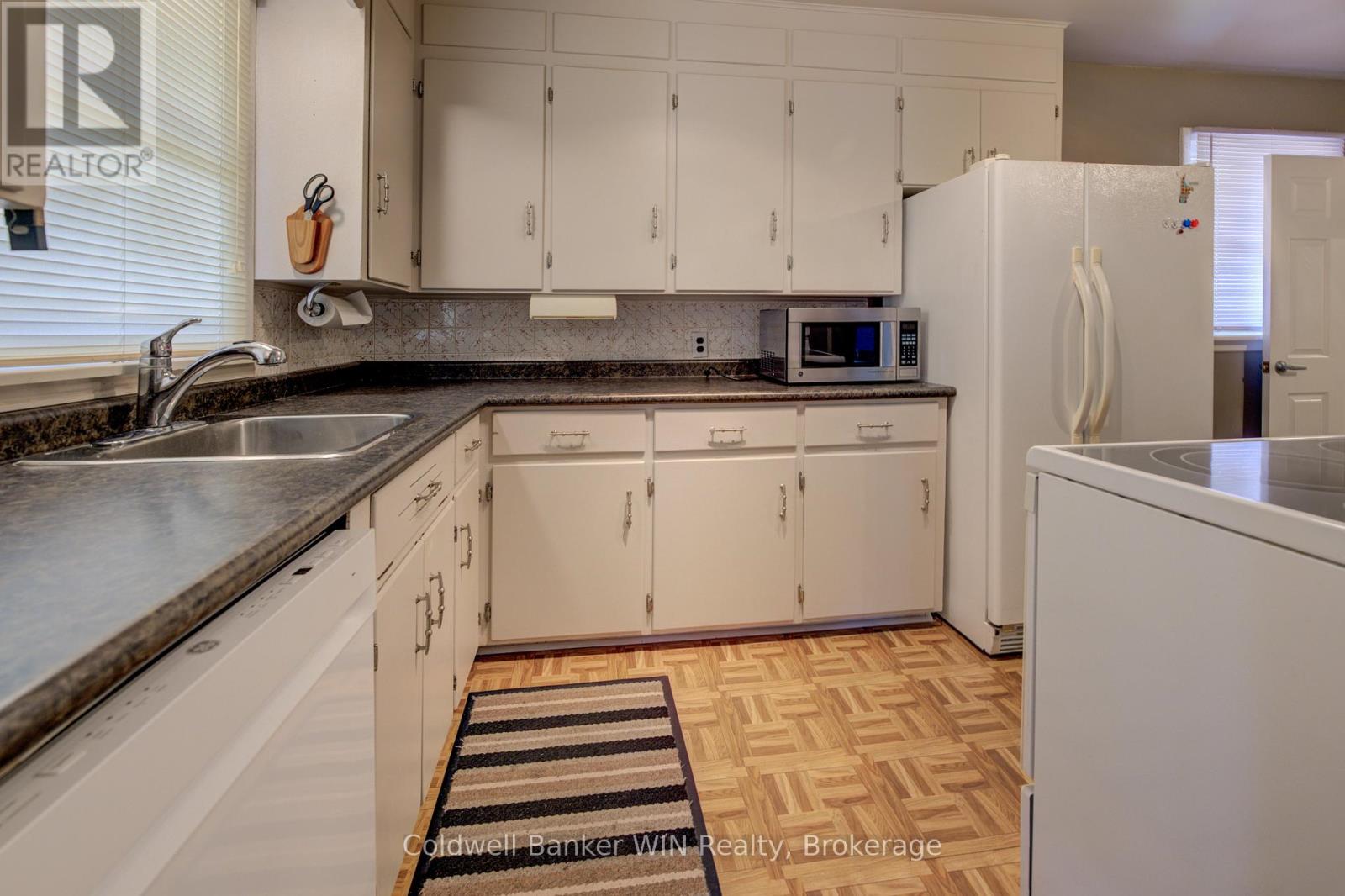 724 Waterloo Street, Wellington North, Ontario N0G 2L3 - Photo 14 - X12351760