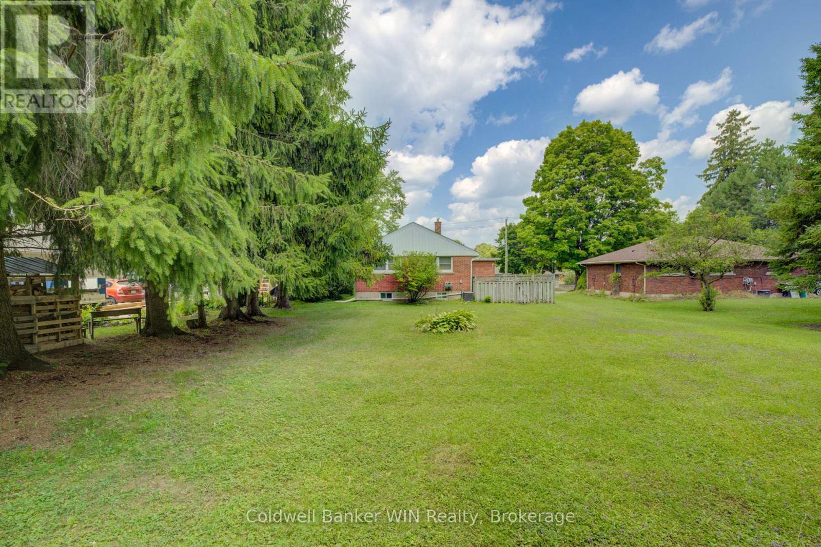 724 Waterloo Street, Wellington North, Ontario N0G 2L3 - Photo 24 - X12351760