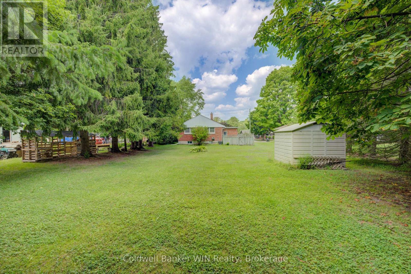 724 Waterloo Street, Wellington North, Ontario N0G 2L3 - Photo 25 - X12351760