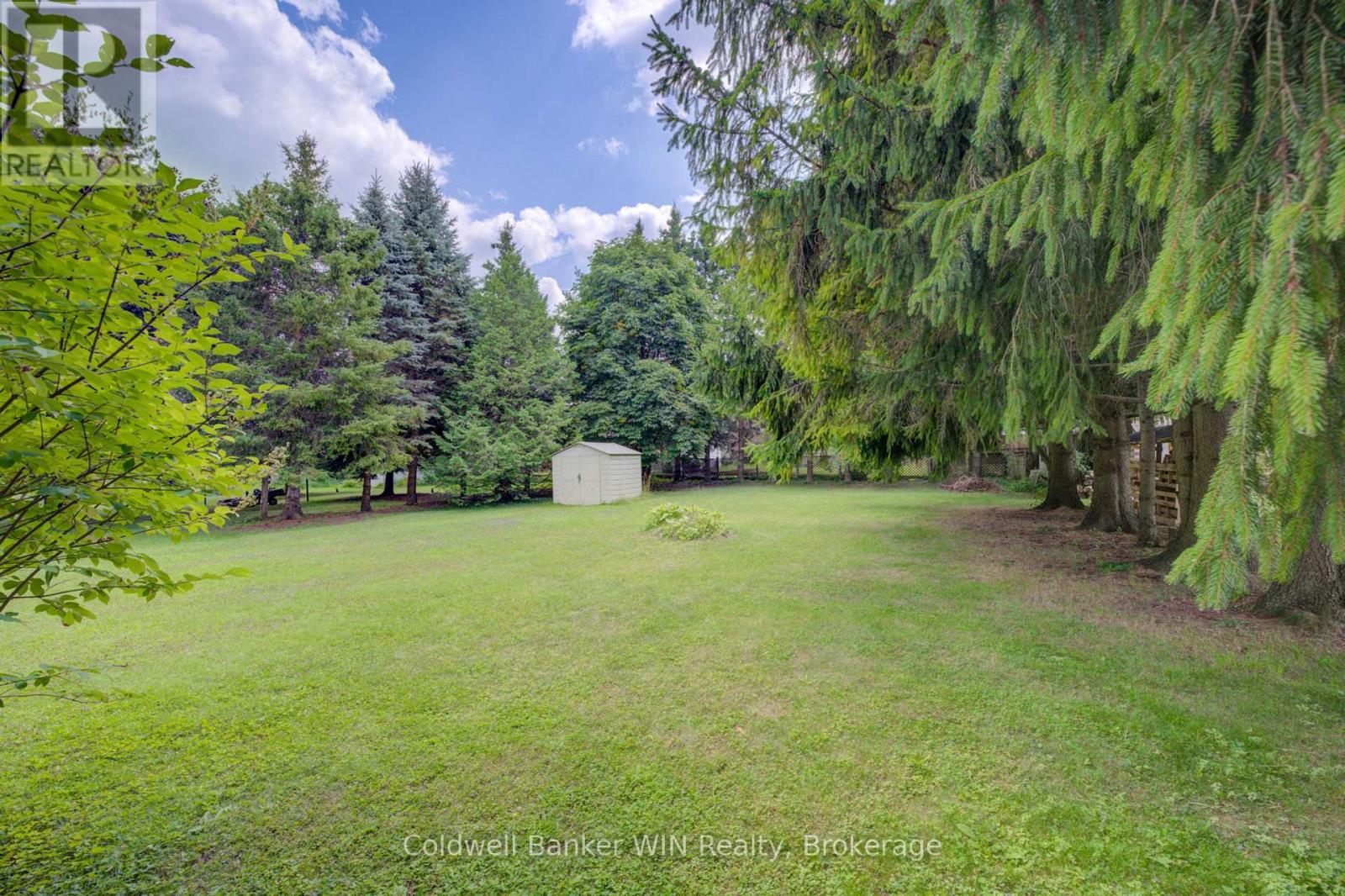 724 Waterloo Street, Wellington North, Ontario N0G 2L3 - Photo 26 - X12351760