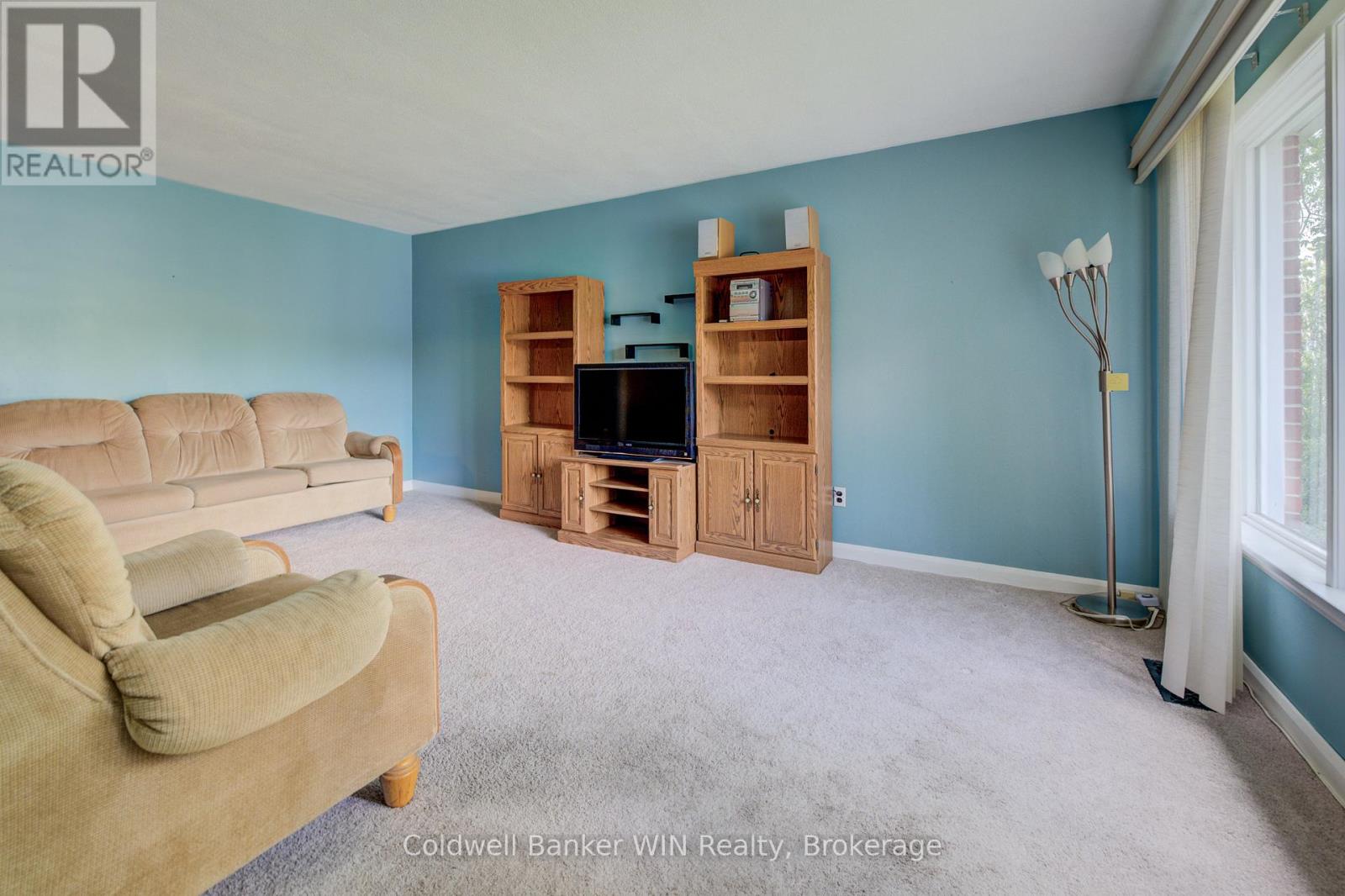 724 Waterloo Street, Wellington North, Ontario N0G 2L3 - Photo 6 - X12351760