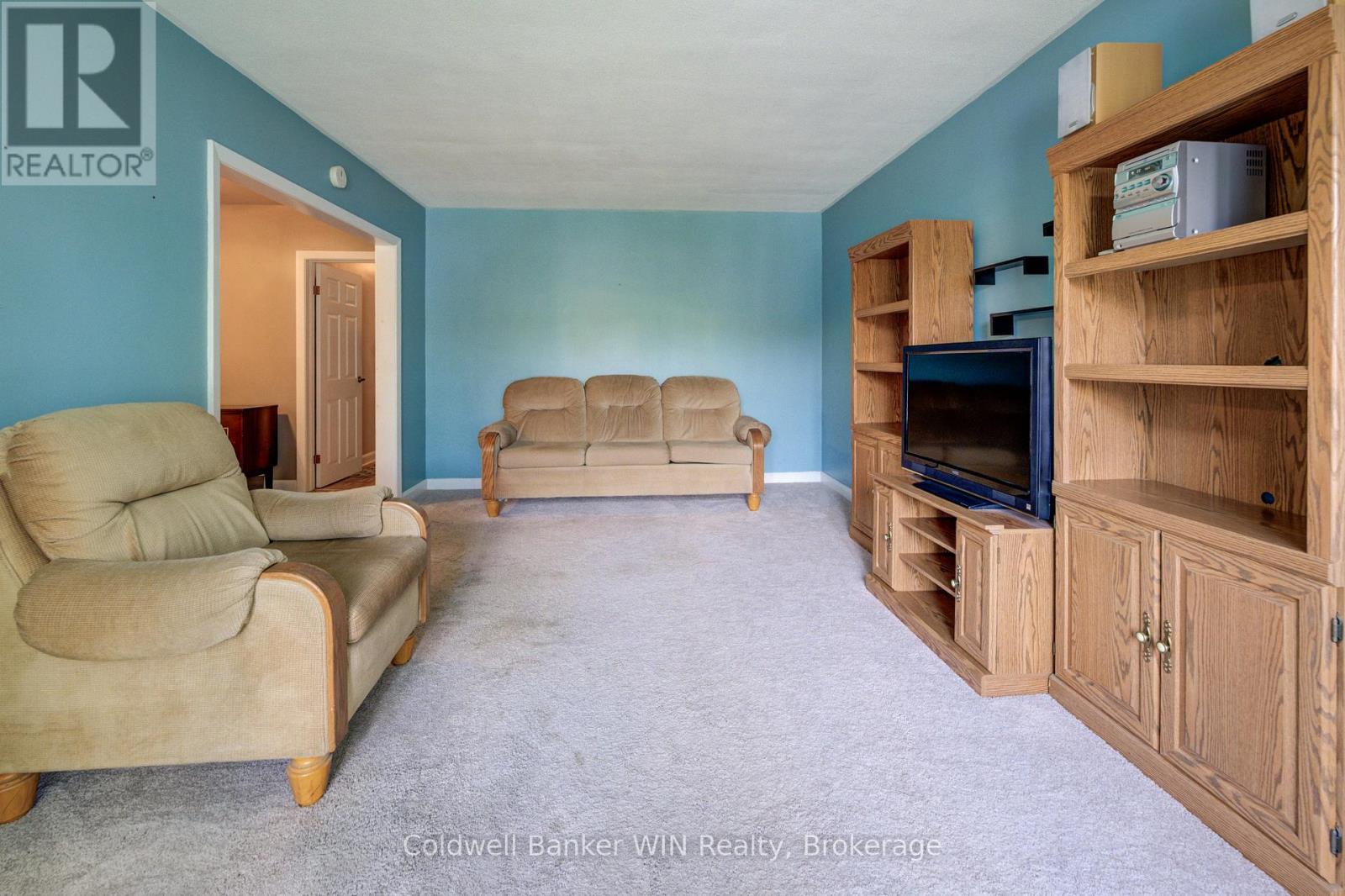 724 Waterloo Street, Wellington North, Ontario N0G 2L3 - Photo 7 - X12351760