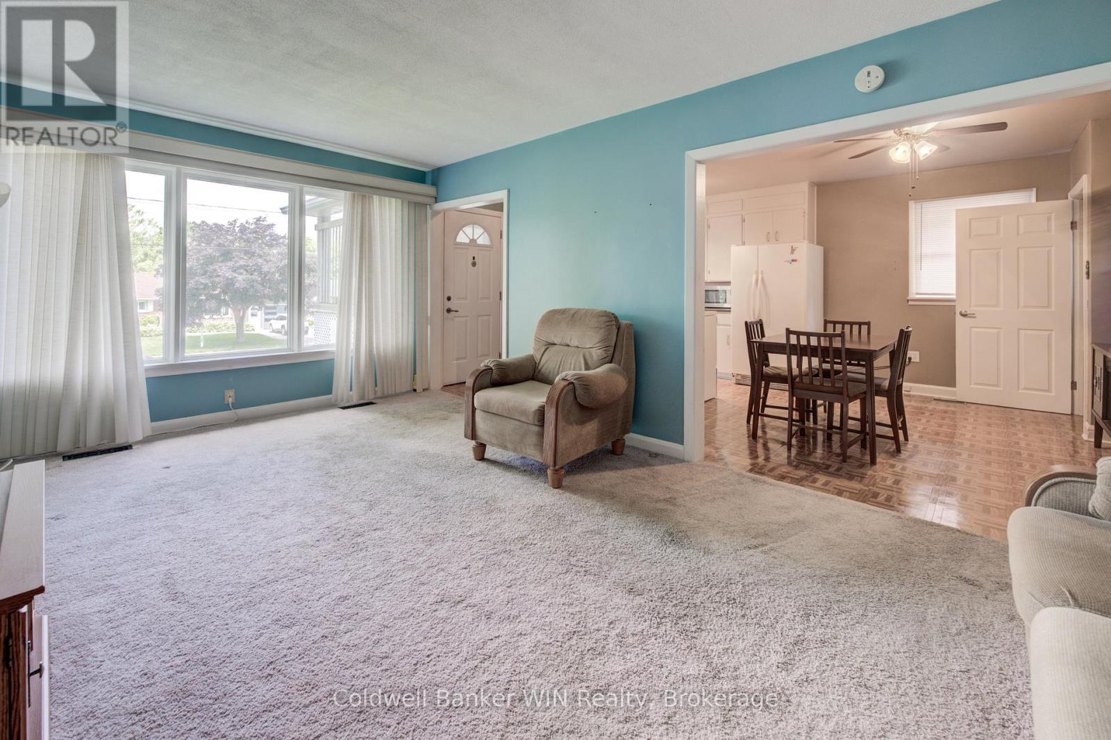 724 Waterloo Street, Wellington North, Ontario N0G 2L3 - Photo 8 - X12351760