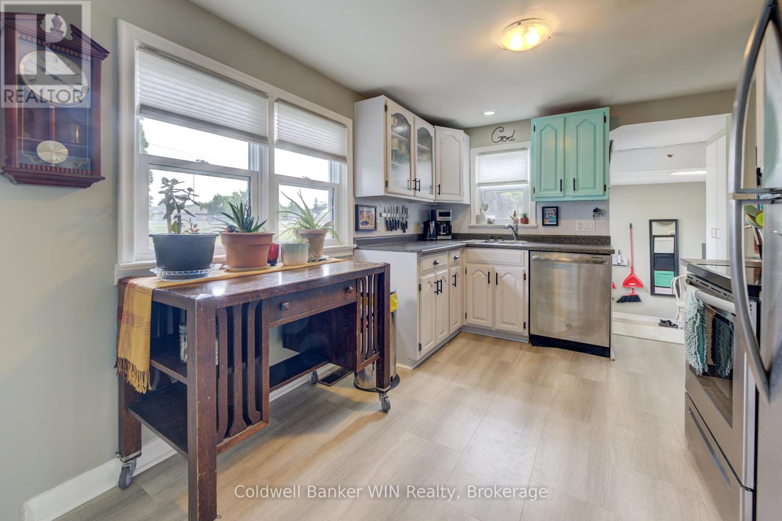 383 Wellington Street E, Wellington North, Ontario N0G 2L2 - Photo 10 - X12351763