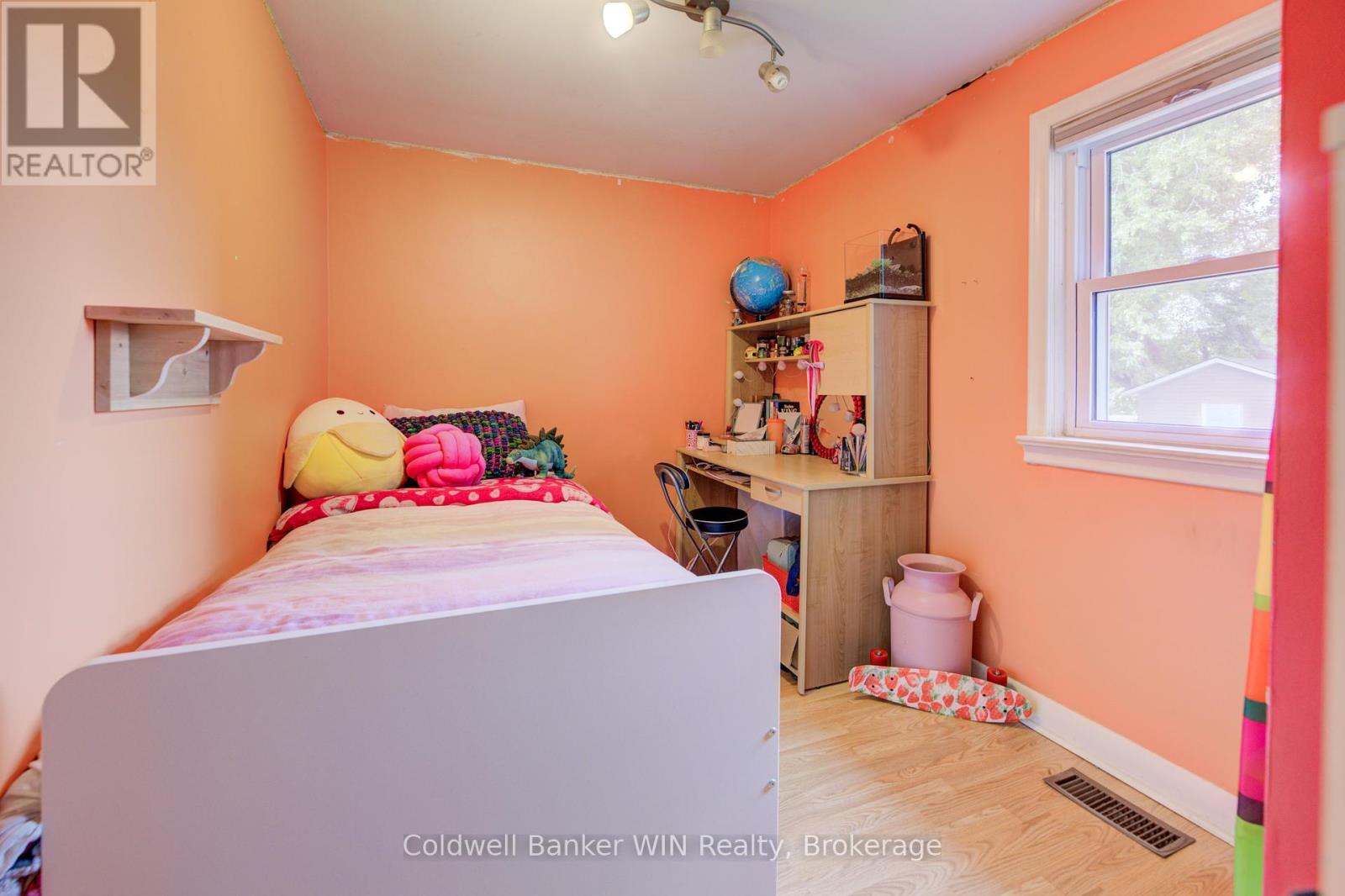 383 Wellington Street E, Wellington North, Ontario N0G 2L2 - Photo 17 - X12351763