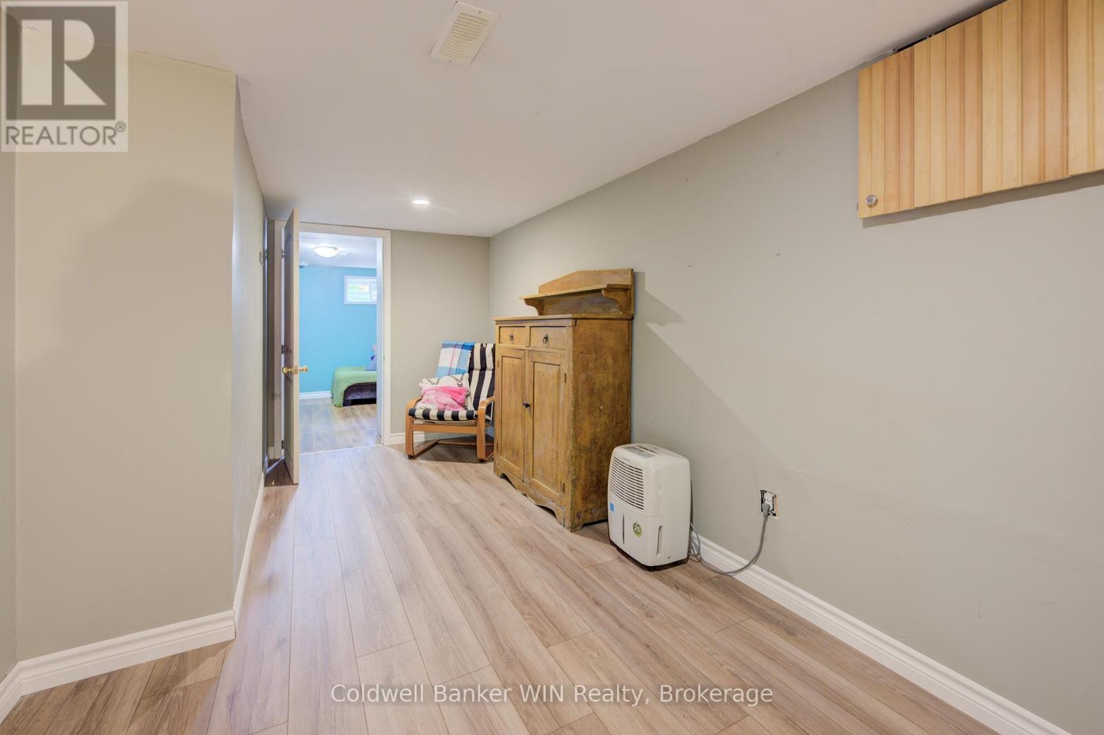 383 Wellington Street E, Wellington North, Ontario N0G 2L2 - Photo 18 - X12351763