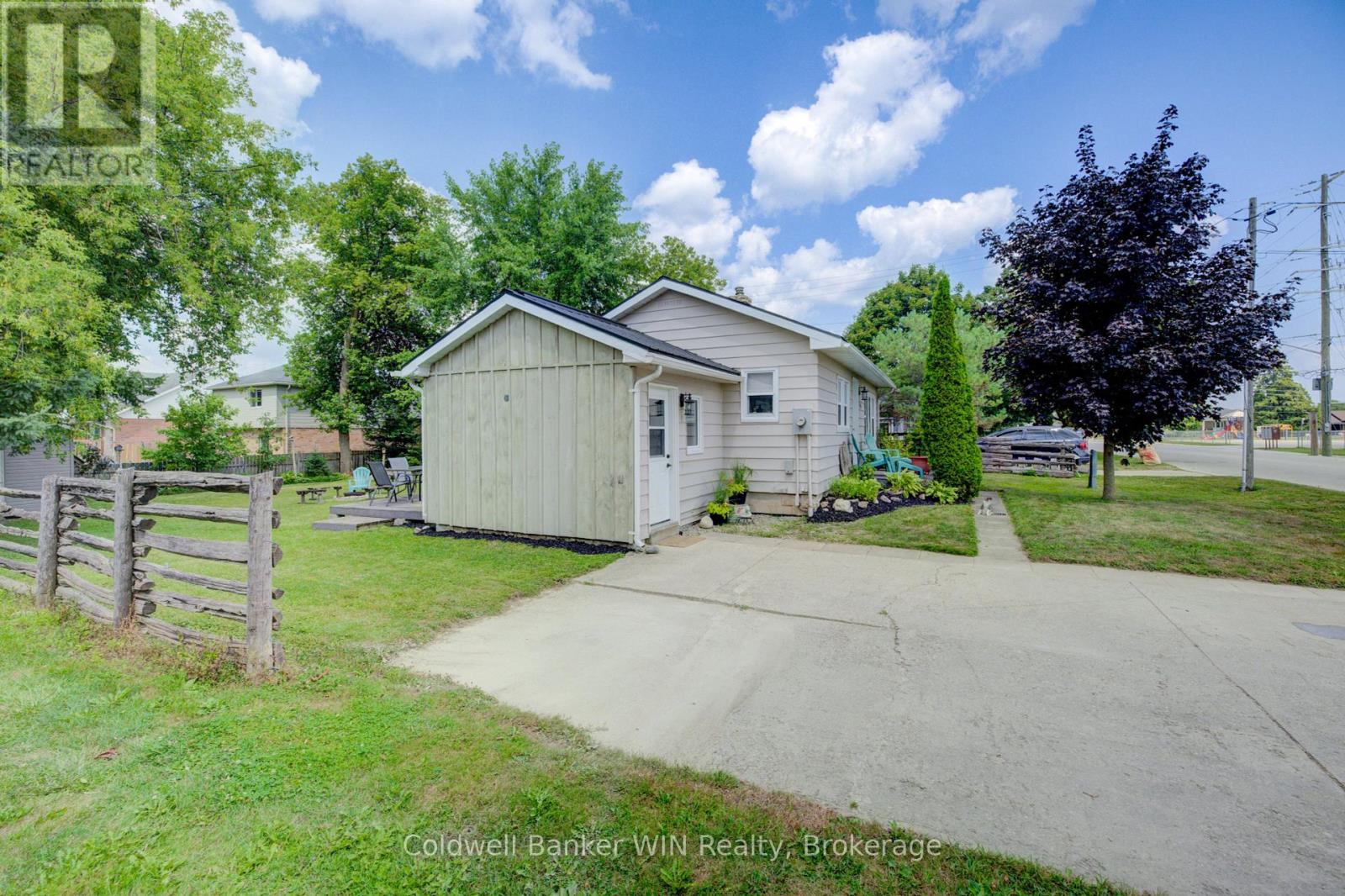 383 Wellington Street E, Wellington North, Ontario N0G 2L2 - Photo 4 - X12351763