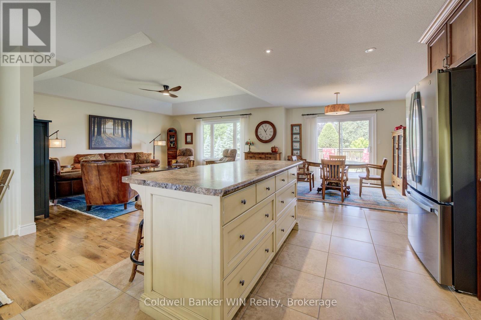 22 Regency Drive, Minto, Ontario  N0G 1M0 - Photo 11 - X12351764