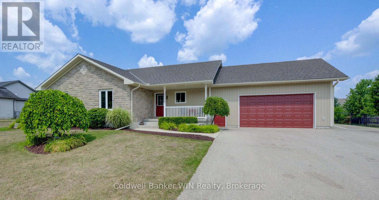 22 Regency Drive, Minto, Ontario  N0G 1M0 - Photo 3 - X12351764