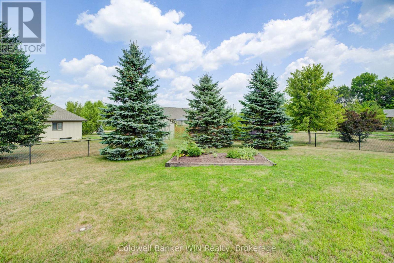 22 Regency Drive, Minto, Ontario  N0G 1M0 - Photo 43 - X12351764