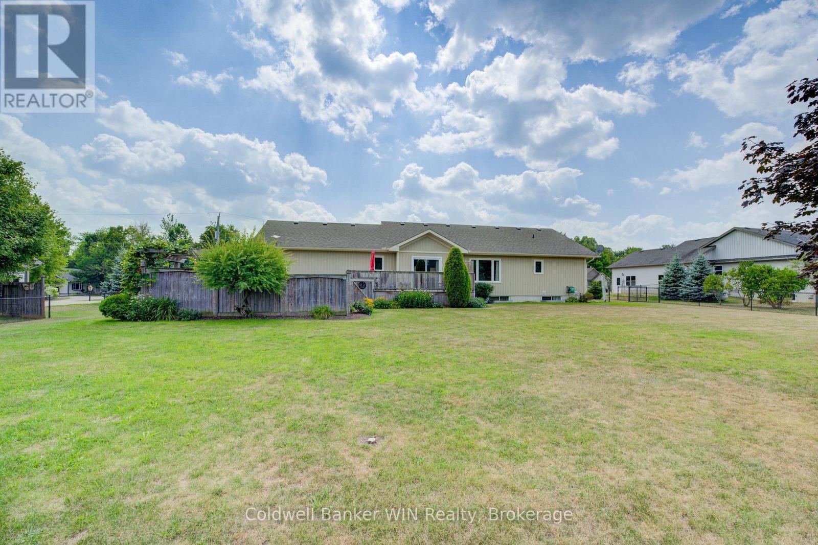 22 Regency Drive, Minto, Ontario  N0G 1M0 - Photo 44 - X12351764