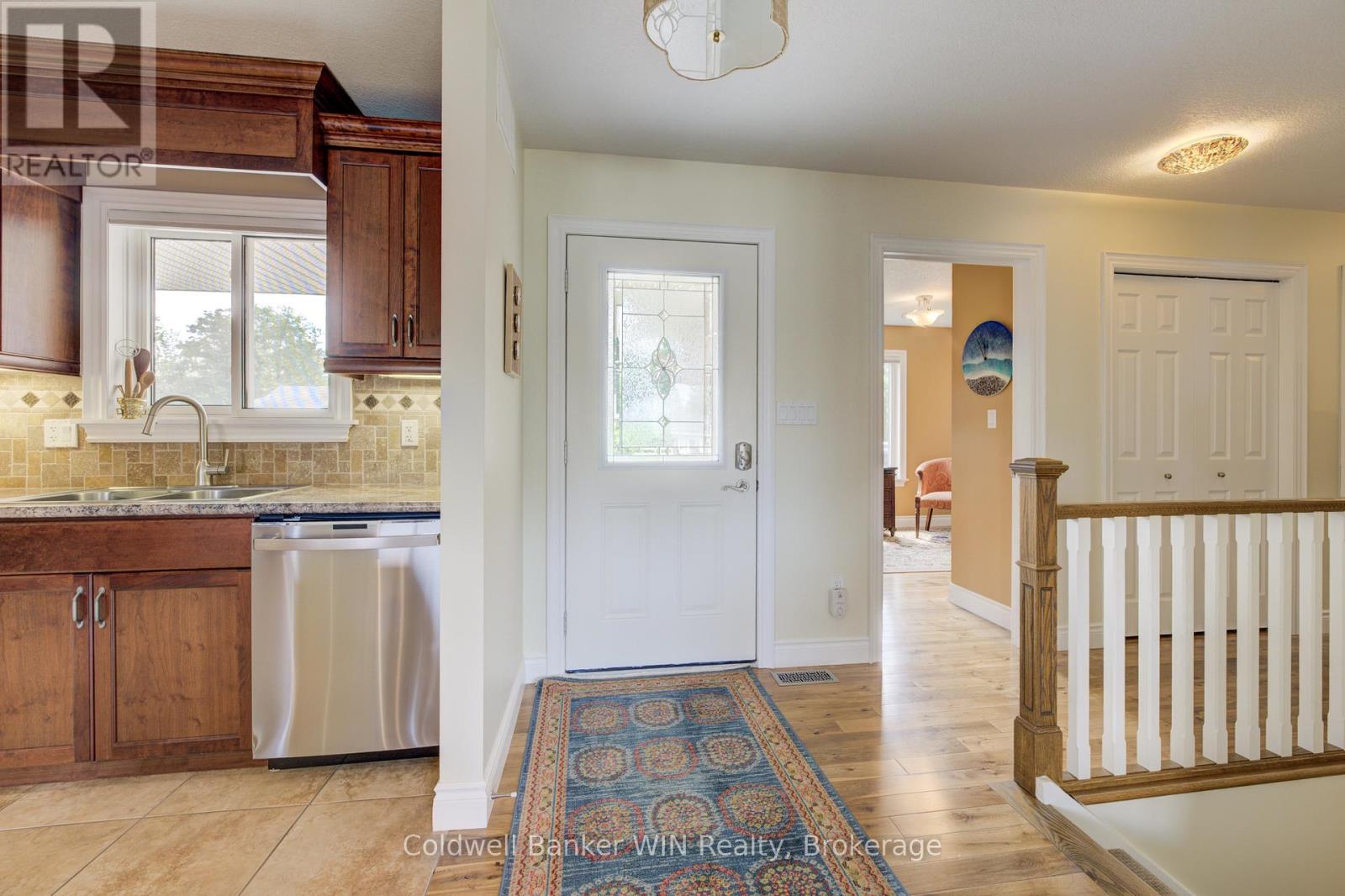 22 Regency Drive, Minto, Ontario  N0G 1M0 - Photo 5 - X12351764