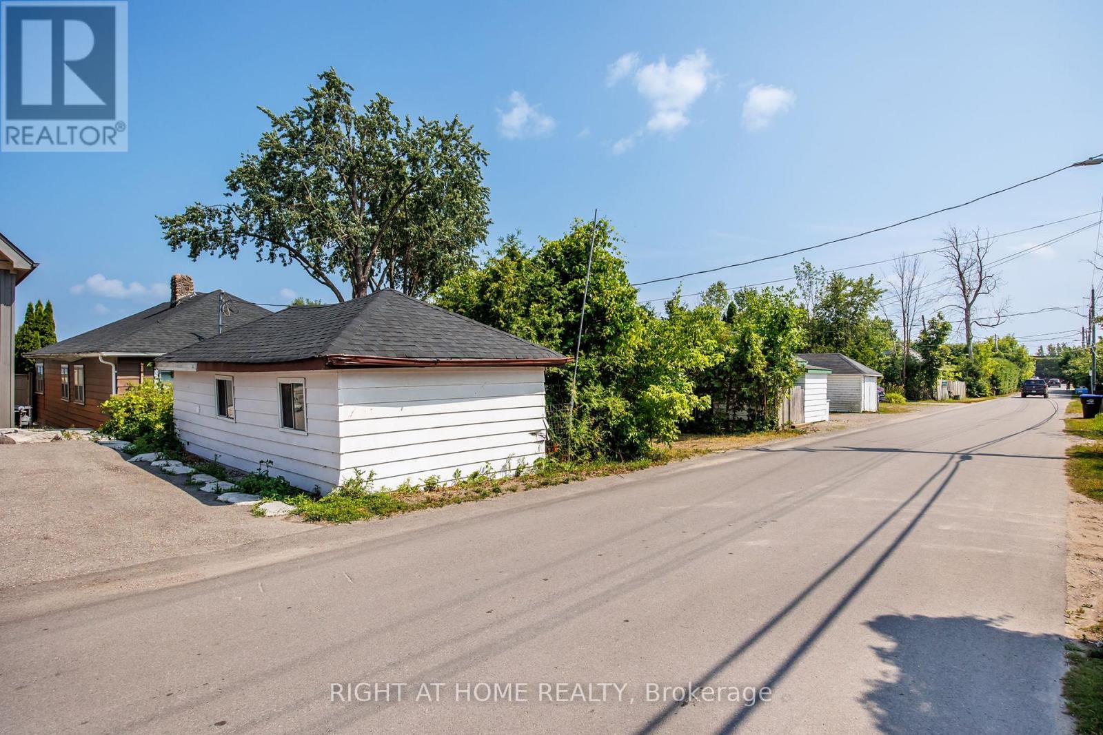 1557 Houston Avenue, Innisfil, Ontario  L9S 4M6 - Photo 21 - N12351757