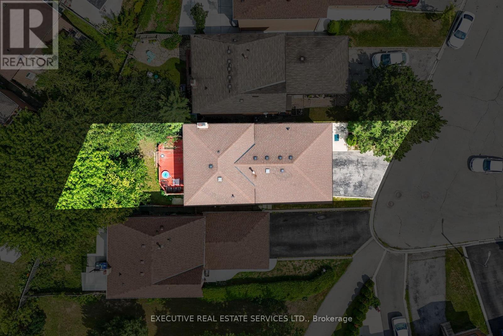 14 Albemarle Court, Brampton, Ontario  L6Z 1R4 - Photo 5 - W12351739