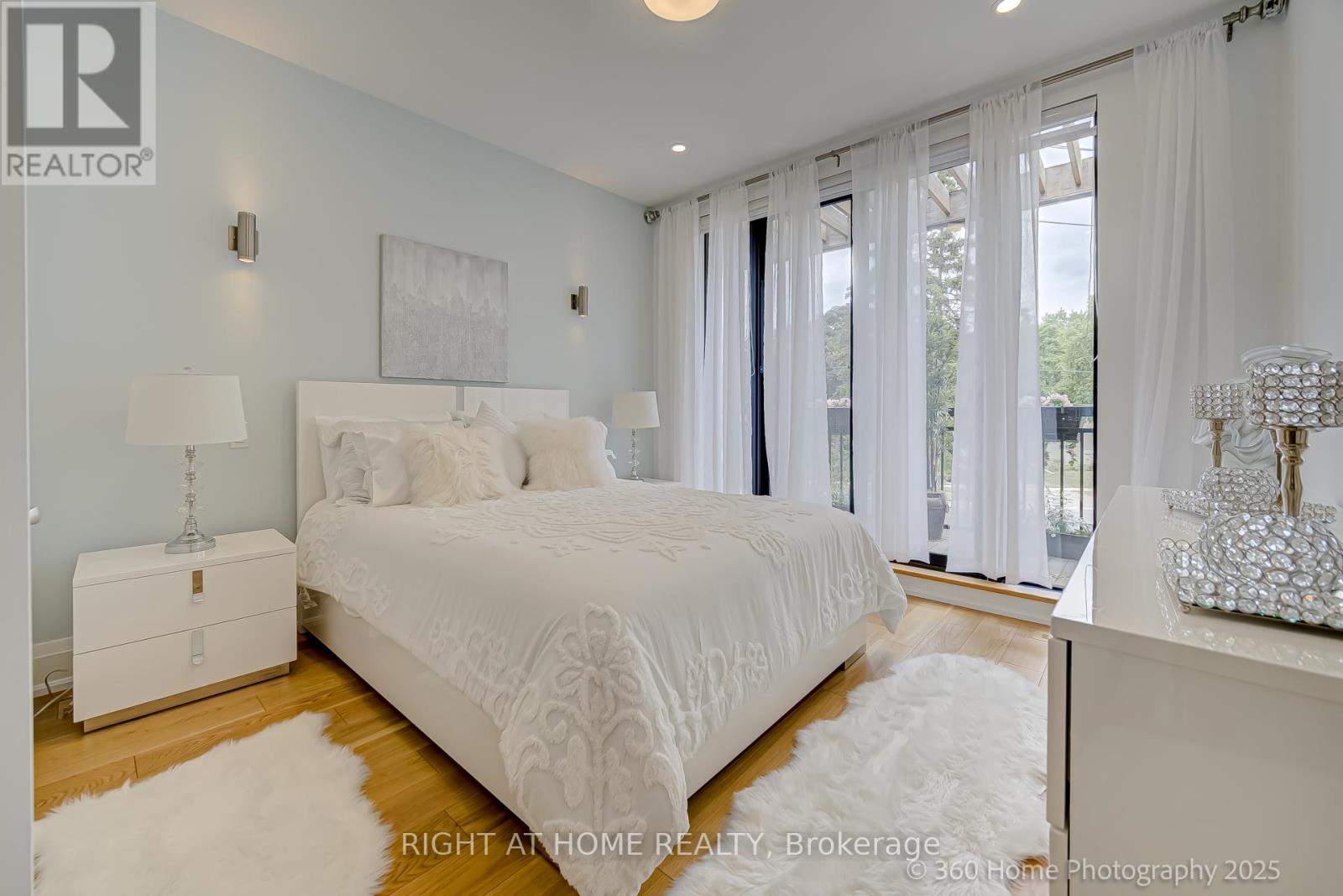 238 Renforth Drive, Toronto, Ontario  M9C 2K9 - Photo 19 - W12351766