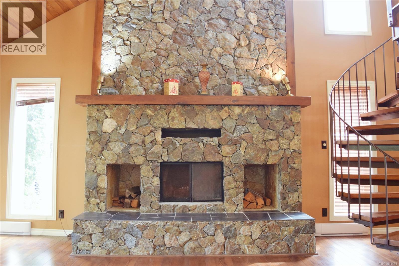 1568 Eric Rd, Saanich, British Columbia  V8N 5Y4 - Photo 15 - 1011463