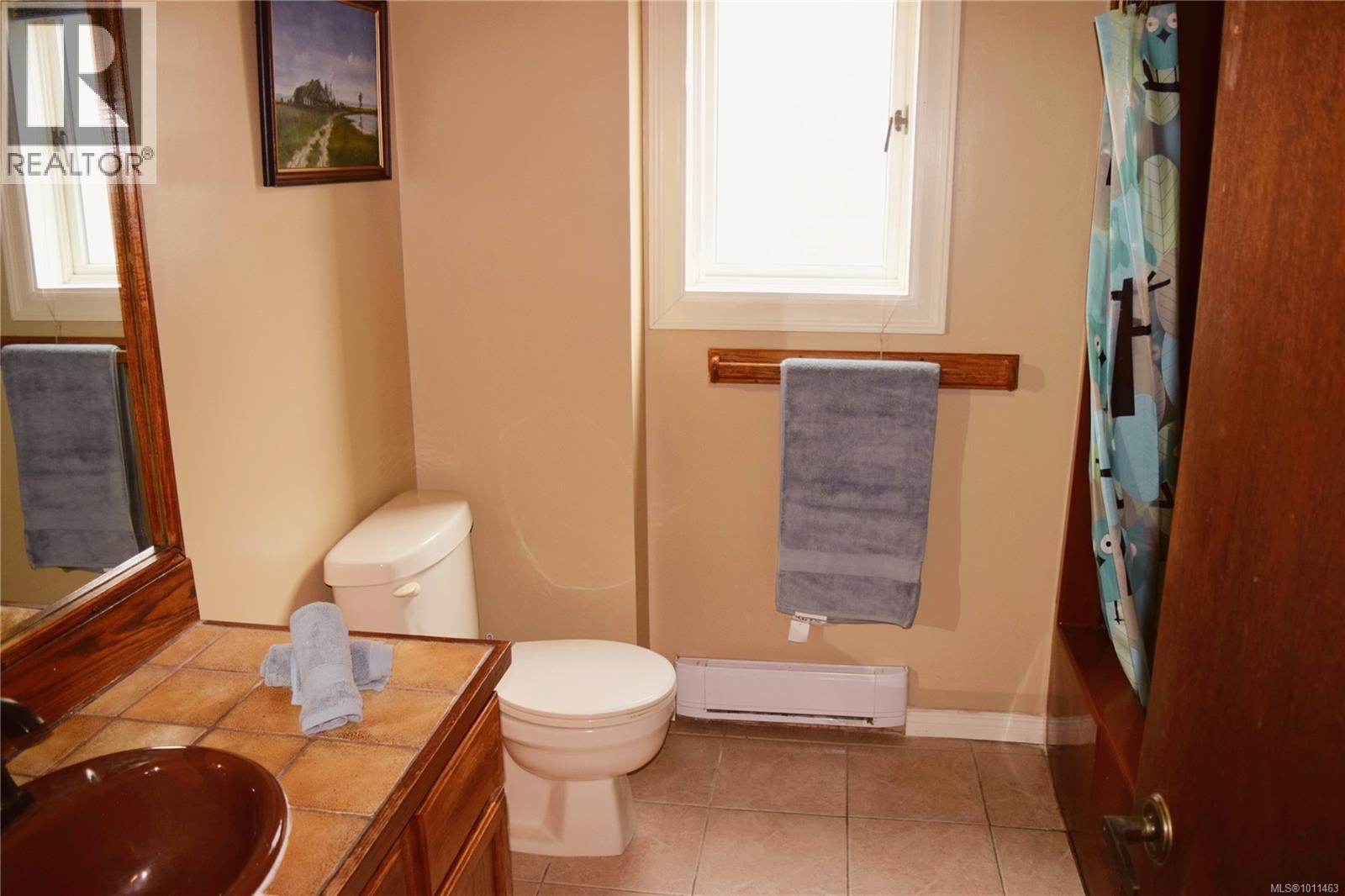 1568 Eric Rd, Saanich, British Columbia  V8N 5Y4 - Photo 35 - 1011463