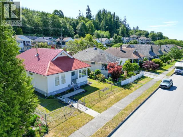 5772 Maple Ave, Powell River, British Columbia   - Photo 33 - 19089
