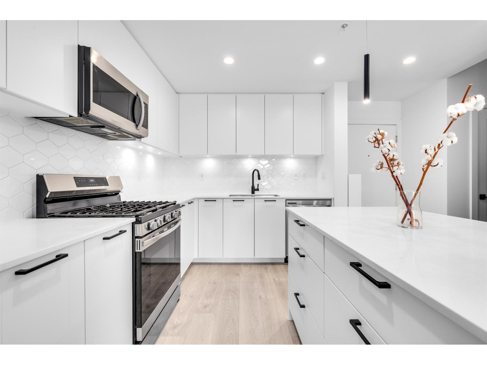 302 8379 201 Street, Langley, British Columbia V2Y 3S6 - Photo 7 - R3035745